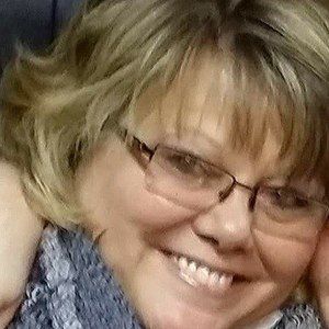 Meet your Posher, Lora